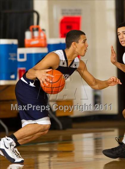Thumbnail 2 in Pasadena Memorial vs Smithson Valley (McDonald's Texas Invitational)  photogallery.