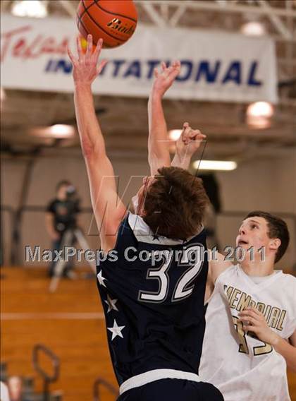Thumbnail 1 in Pasadena Memorial vs Smithson Valley (McDonald's Texas Invitational)  photogallery.
