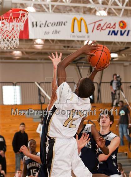 Thumbnail 3 in Pasadena Memorial vs Smithson Valley (McDonald's Texas Invitational)  photogallery.