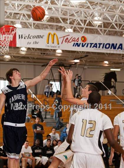Thumbnail 1 in Pasadena Memorial vs Smithson Valley (McDonald's Texas Invitational)  photogallery.