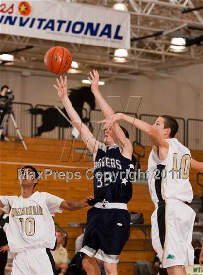 Thumbnail 3 in Pasadena Memorial vs Smithson Valley (McDonald's Texas Invitational)  photogallery.