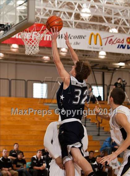 Thumbnail 2 in Pasadena Memorial vs Smithson Valley (McDonald's Texas Invitational)  photogallery.