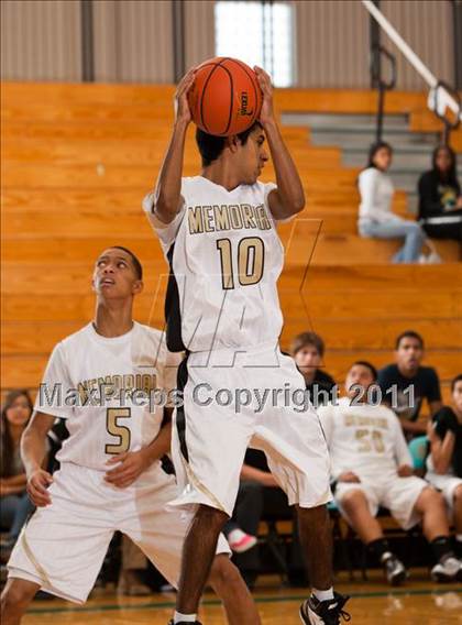 Thumbnail 2 in Pasadena Memorial vs Smithson Valley (McDonald's Texas Invitational)  photogallery.