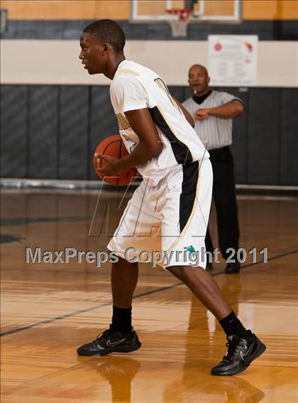 Thumbnail 2 in Pasadena Memorial vs Smithson Valley (McDonald's Texas Invitational)  photogallery.