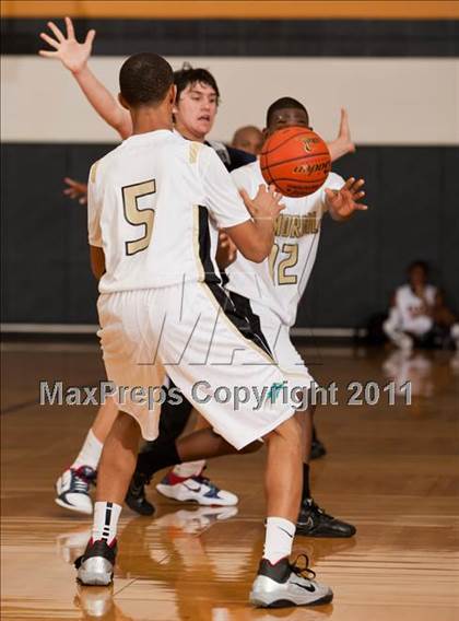 Thumbnail 3 in Pasadena Memorial vs Smithson Valley (McDonald's Texas Invitational)  photogallery.