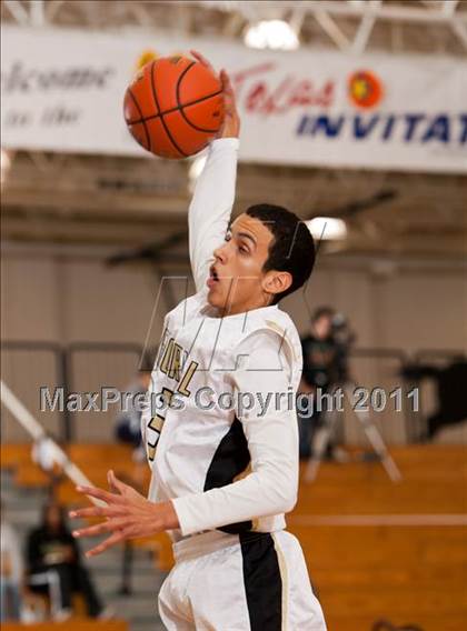 Thumbnail 2 in Pasadena Memorial vs Smithson Valley (McDonald's Texas Invitational)  photogallery.