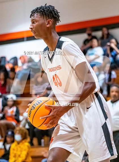Thumbnail 1 in Terry Sanford @ South View photogallery.
