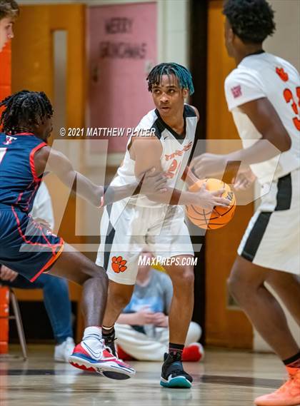 Thumbnail 1 in Terry Sanford @ South View photogallery.