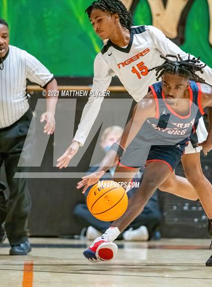 Thumbnail 3 in Terry Sanford @ South View photogallery.