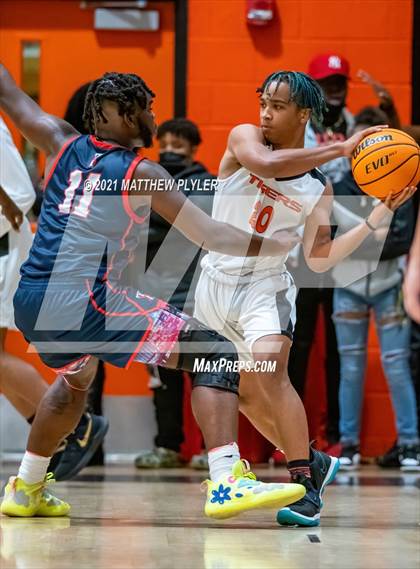 Thumbnail 1 in Terry Sanford @ South View photogallery.