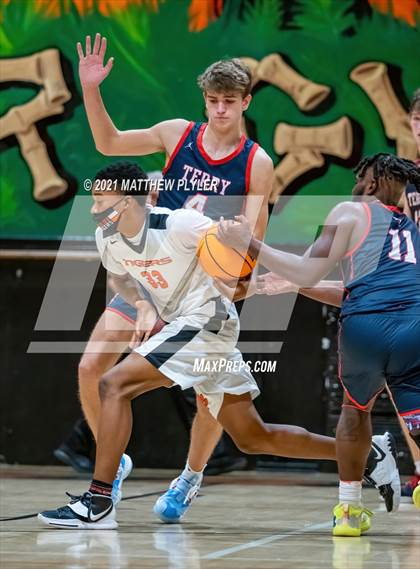 Thumbnail 1 in Terry Sanford @ South View photogallery.