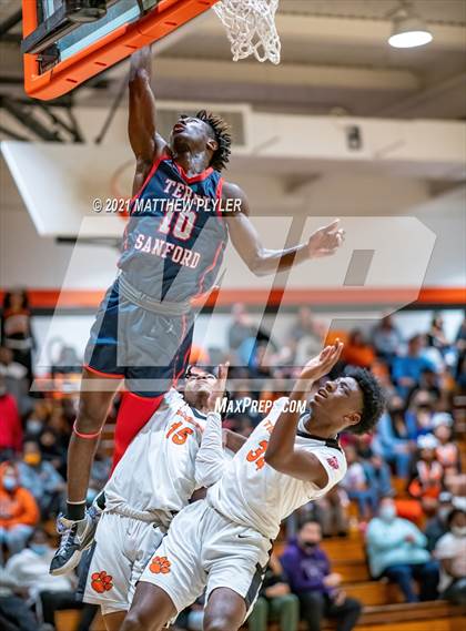 Thumbnail 1 in Terry Sanford @ South View photogallery.