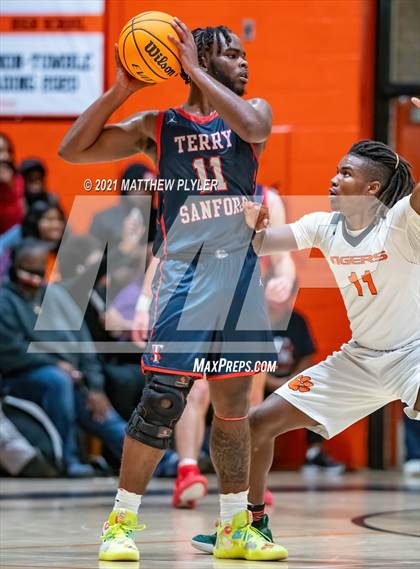 Thumbnail 3 in Terry Sanford @ South View photogallery.