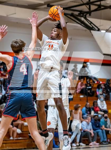 Thumbnail 3 in Terry Sanford @ South View photogallery.