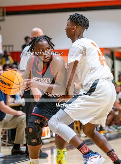 Thumbnail 3 in Terry Sanford @ South View photogallery.