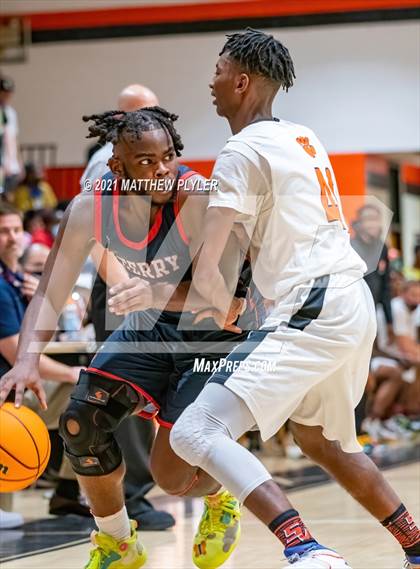 Thumbnail 1 in Terry Sanford @ South View photogallery.