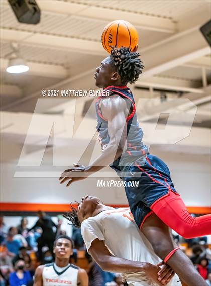 Thumbnail 3 in Terry Sanford @ South View photogallery.