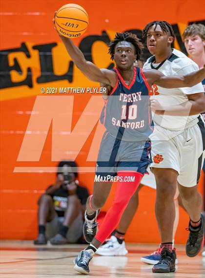 Thumbnail 3 in Terry Sanford @ South View photogallery.