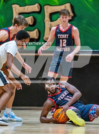 Thumbnail 2 in Terry Sanford @ South View photogallery.