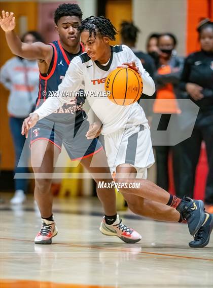 Thumbnail 1 in Terry Sanford @ South View photogallery.