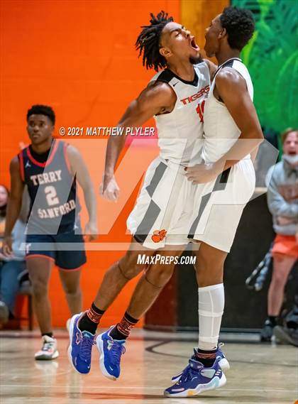 Thumbnail 1 in Terry Sanford @ South View photogallery.