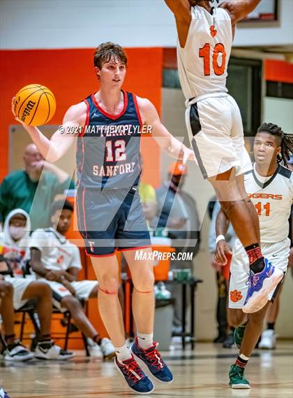 Thumbnail 1 in Terry Sanford @ South View photogallery.