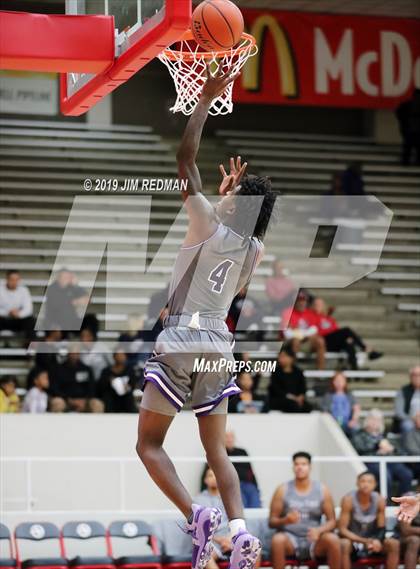 Thumbnail 2 in Fort Bend Elkins vs. Ridge Point (McDonald's Texas Invitational) photogallery.