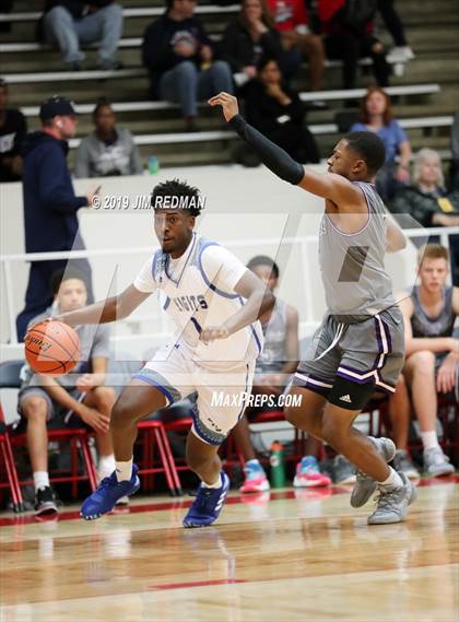 Thumbnail 1 in Fort Bend Elkins vs. Ridge Point (McDonald's Texas Invitational) photogallery.