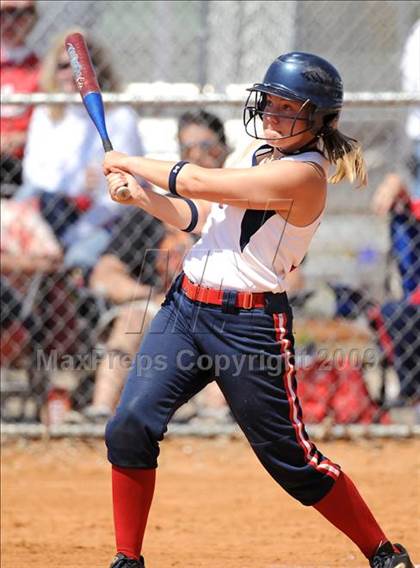 Thumbnail 2 in East Limestone vs. Oak Mountain (Bob Jones Invitational) photogallery.