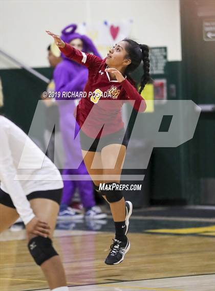 Thumbnail 2 in Kingsburg vs. Mira Monte (CIF CS D4 Semifinal) photogallery.