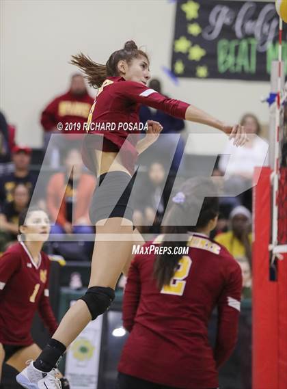 Thumbnail 2 in Kingsburg vs. Mira Monte (CIF CS D4 Semifinal) photogallery.