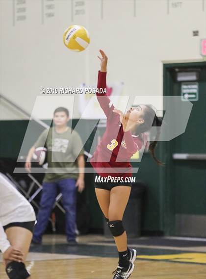 Thumbnail 1 in Kingsburg vs. Mira Monte (CIF CS D4 Semifinal) photogallery.