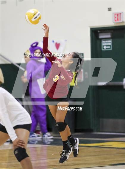 Thumbnail 1 in Kingsburg vs. Mira Monte (CIF CS D4 Semifinal) photogallery.