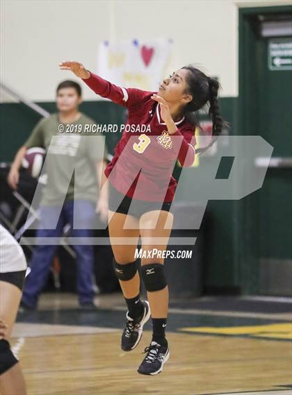 Thumbnail 2 in Kingsburg vs. Mira Monte (CIF CS D4 Semifinal) photogallery.