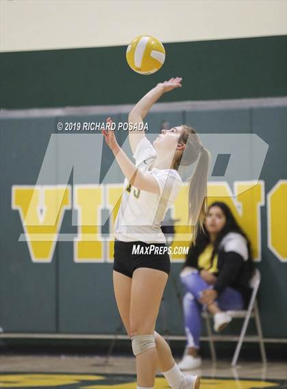 Thumbnail 2 in Kingsburg vs. Mira Monte (CIF CS D4 Semifinal) photogallery.