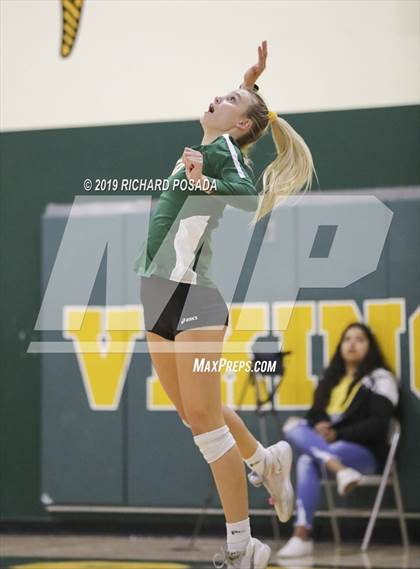 Thumbnail 1 in Kingsburg vs. Mira Monte (CIF CS D4 Semifinal) photogallery.