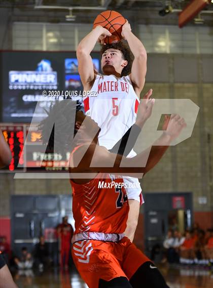 Thumbnail 2 in Whitney Young @ Mater Dei (Nike Extravaganza) photogallery.