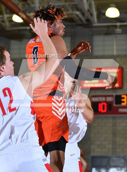 Thumbnail 2 in Whitney Young @ Mater Dei (Nike Extravaganza) photogallery.