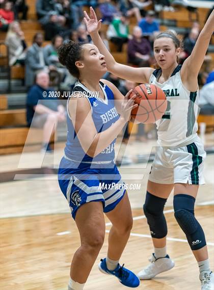 Thumbnail 2 in Cathedral vs. Indianapolis Bishop Chatard (City Tournament) photogallery.