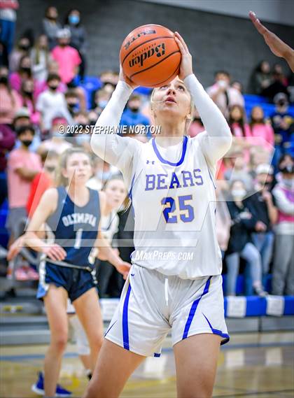 Thumbnail 2 in Olympia vs Tahoma (WIAA 4A District Playoff) photogallery.