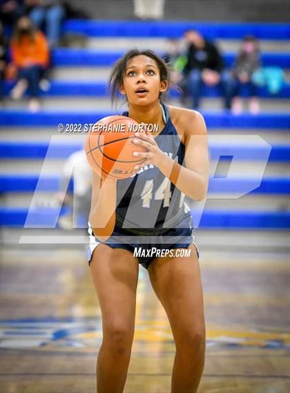 Thumbnail 3 in Olympia vs Tahoma (WIAA 4A District Playoff) photogallery.