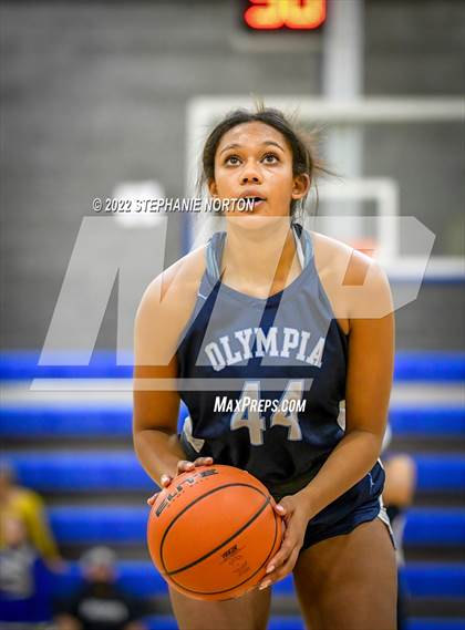 Thumbnail 2 in Olympia vs Tahoma (WIAA 4A District Playoff) photogallery.