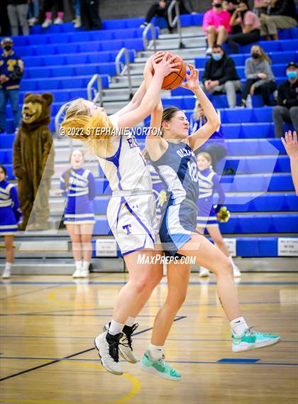 Thumbnail 2 in Olympia vs Tahoma (WIAA 4A District Playoff) photogallery.