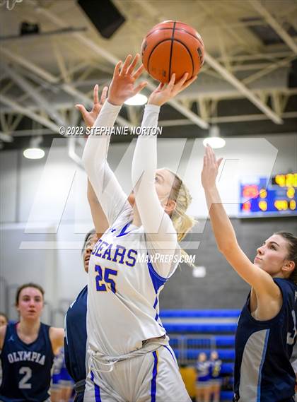 Thumbnail 2 in Olympia vs Tahoma (WIAA 4A District Playoff) photogallery.