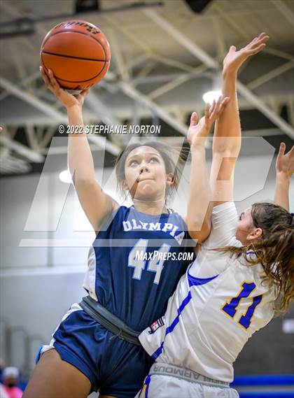 Thumbnail 1 in Olympia vs Tahoma (WIAA 4A District Playoff) photogallery.