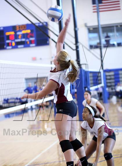 Thumbnail 3 in Central vs. Newton (KSHSAA 5A Sub-State Tournament) photogallery.