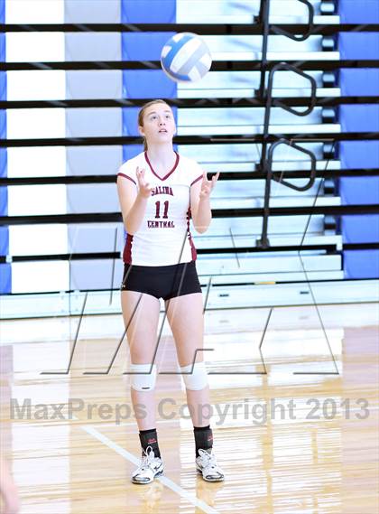 Thumbnail 2 in Central vs. Newton (KSHSAA 5A Sub-State Tournament) photogallery.
