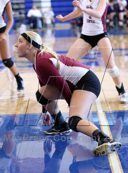 Thumbnail 2 in Central vs. Newton (KSHSAA 5A Sub-State Tournament) photogallery.