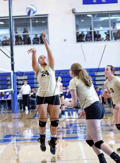 Thumbnail 2 in Central vs. Newton (KSHSAA 5A Sub-State Tournament) photogallery.
