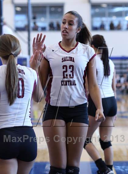 Thumbnail 3 in Central vs. Newton (KSHSAA 5A Sub-State Tournament) photogallery.